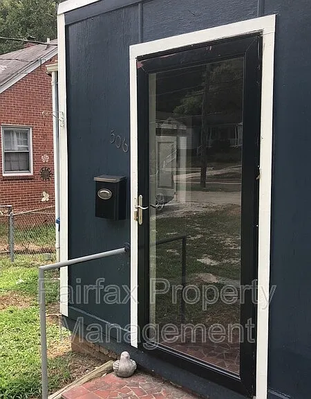 506 E Club Blvd — Photo 3
