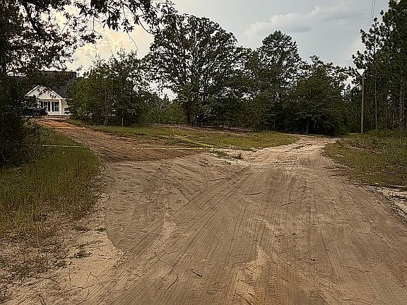 5th image of 983 Mount Zion Rd