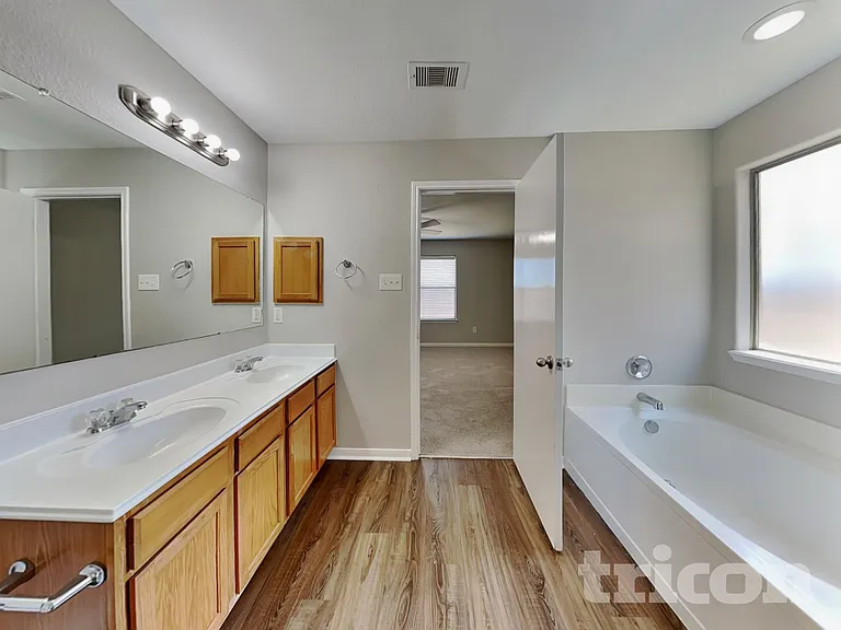 8927 Summer Valley Ln — Photo 7