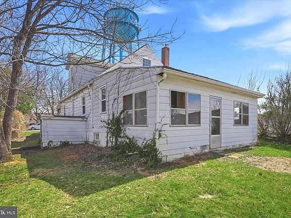 3rd image of 343 Banks Fort Rd