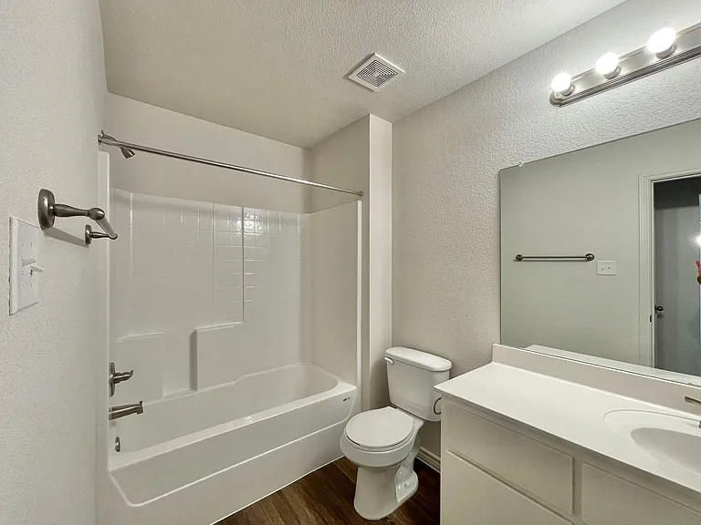 1802 Clovis Dr — Photo 15