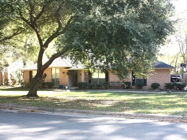 1404 Cherry Hill Dr, Lufkin, TX 75904