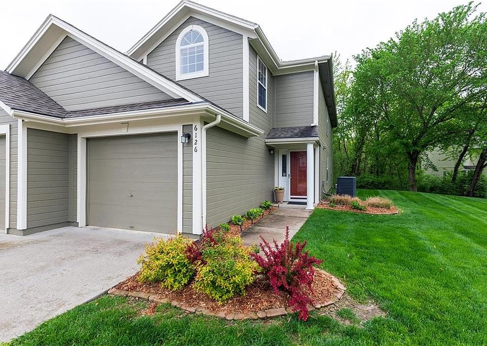 1st image of 6126 NE Moonstone Ct
