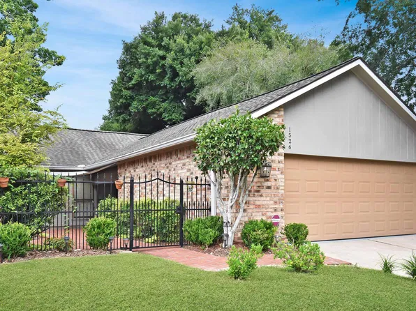 1526 Magnolia Ridge Dr, Baton Rouge, LA 70816