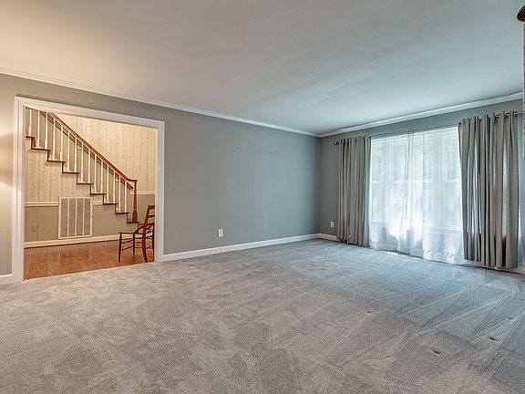 5th image of 203 Kiowa Dr