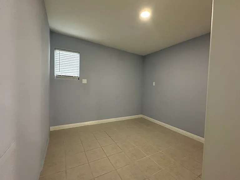 Noel Dr — Photo 10