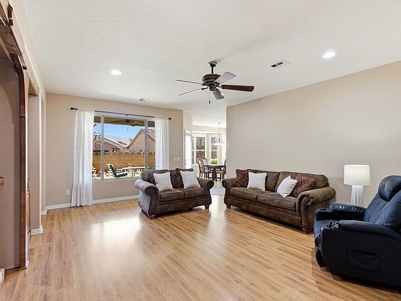 5th image of 4239 S Hamlet Hill Dr