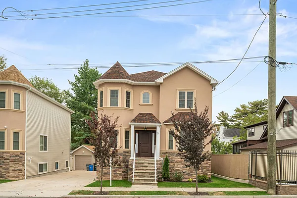 Sold by Ben Bay Realty Co | media 21