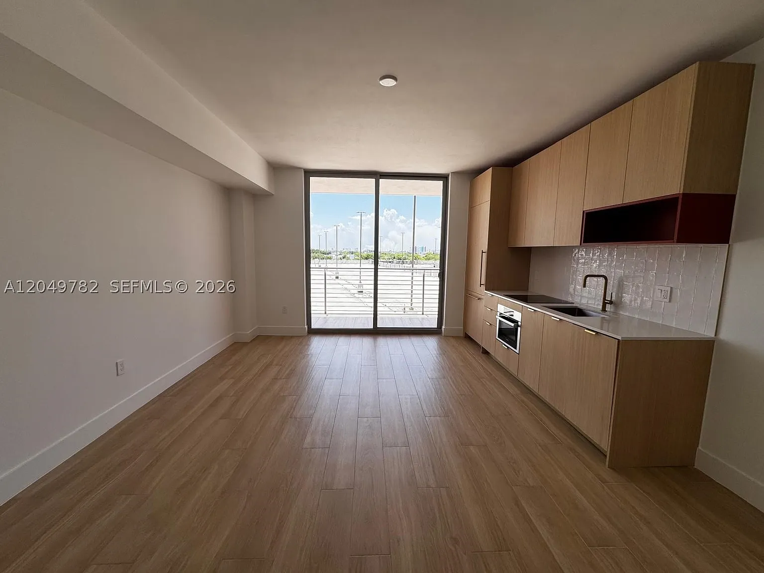 Studio, 1.0 bath, 569 sqft, $2,600 — Photo 4