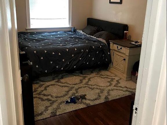4th image of 3332 N Claremont Ave #1