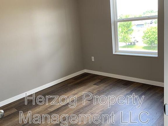 5th image of 2575 Cedar Ave N APT 114