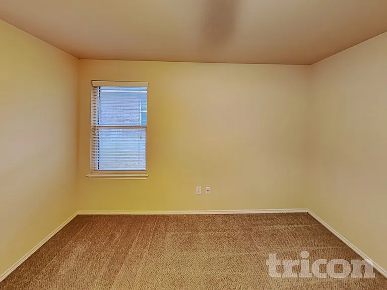 1248 Collett St — Photo 13