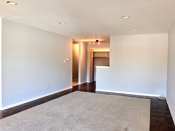 4th image of 8001 Lockwood Ave APT 402