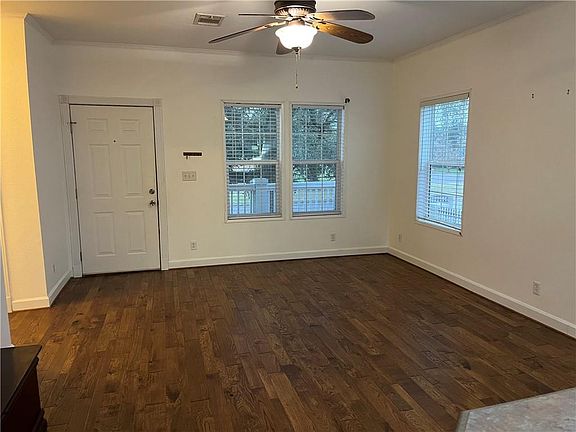 2nd image of 1413 Prentiss Ave