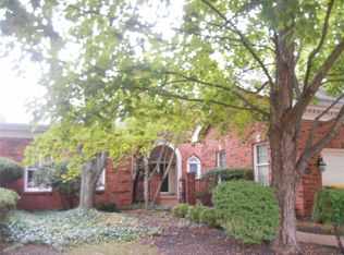 13333 Fairfield Square Dr, Chesterfield, MO 63017