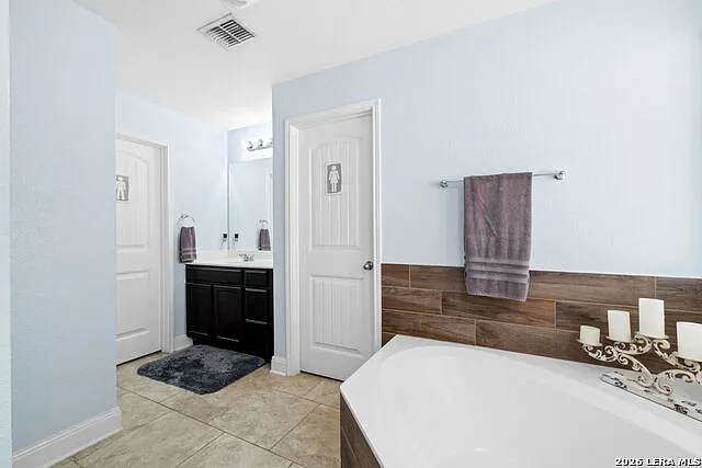6048 Akin Song — Photo 20