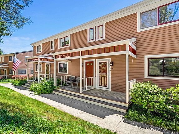3rd image of 96 Spinnaker Way