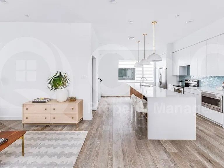 5020 Bryan St #305 — Photo 7