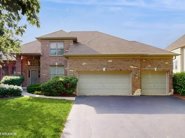 528 Terrace Ln, South Elgin, IL 60177