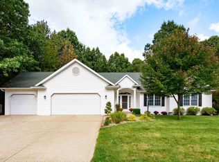 13663 Ranier Dr, Middlebury, IN 46540