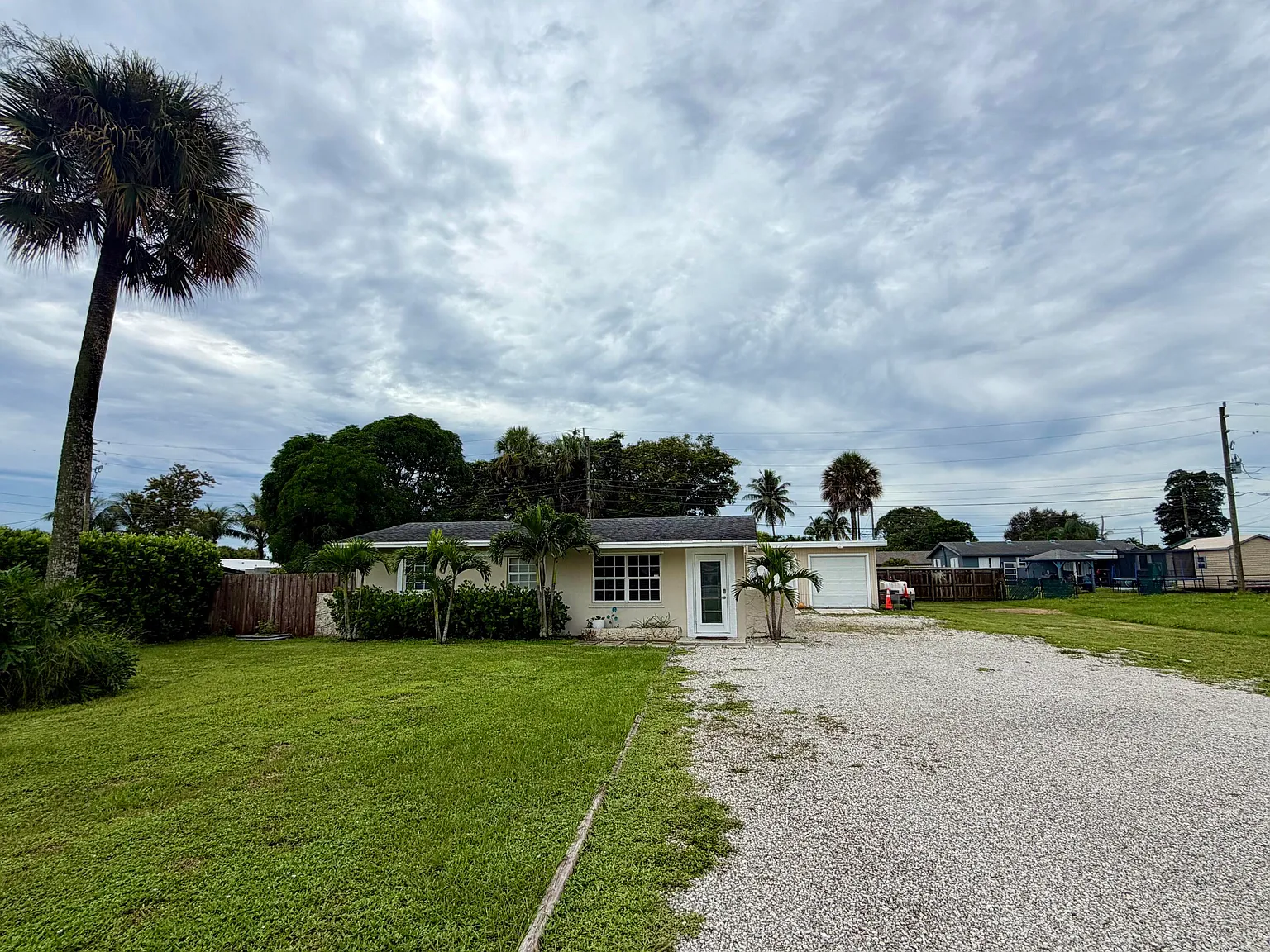 2 bed, 2.0 bath, 900 sqft, $3,000 — Photo 2