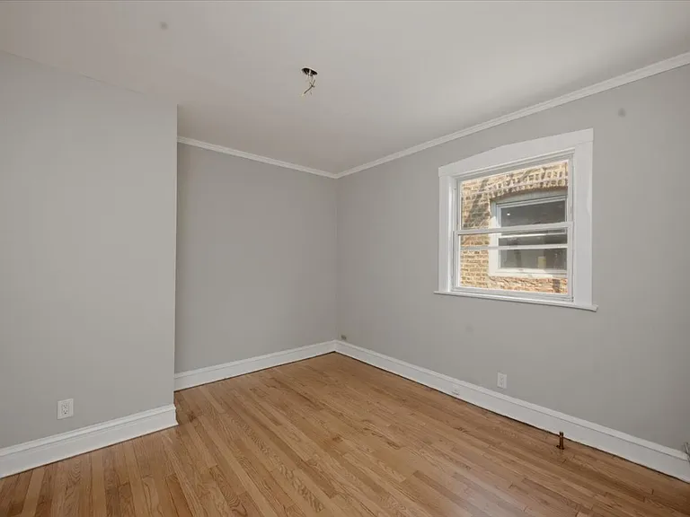 5742 N Rockwell St #2 — Photo 9
