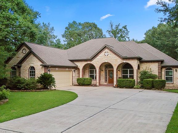 2nd image of 499 Royal Navigator Rd