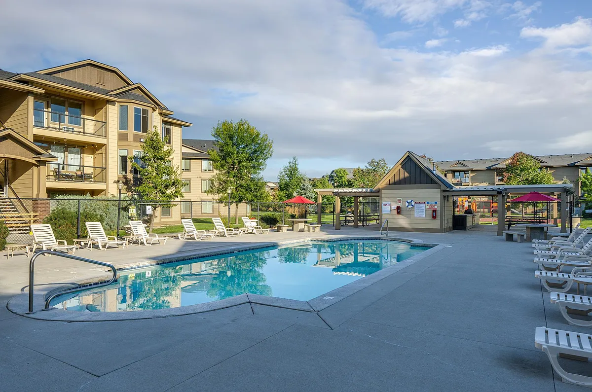 Building Photo - Eagle Point Apartments