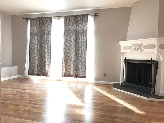 3rd image of 730 Sunnydale Ave