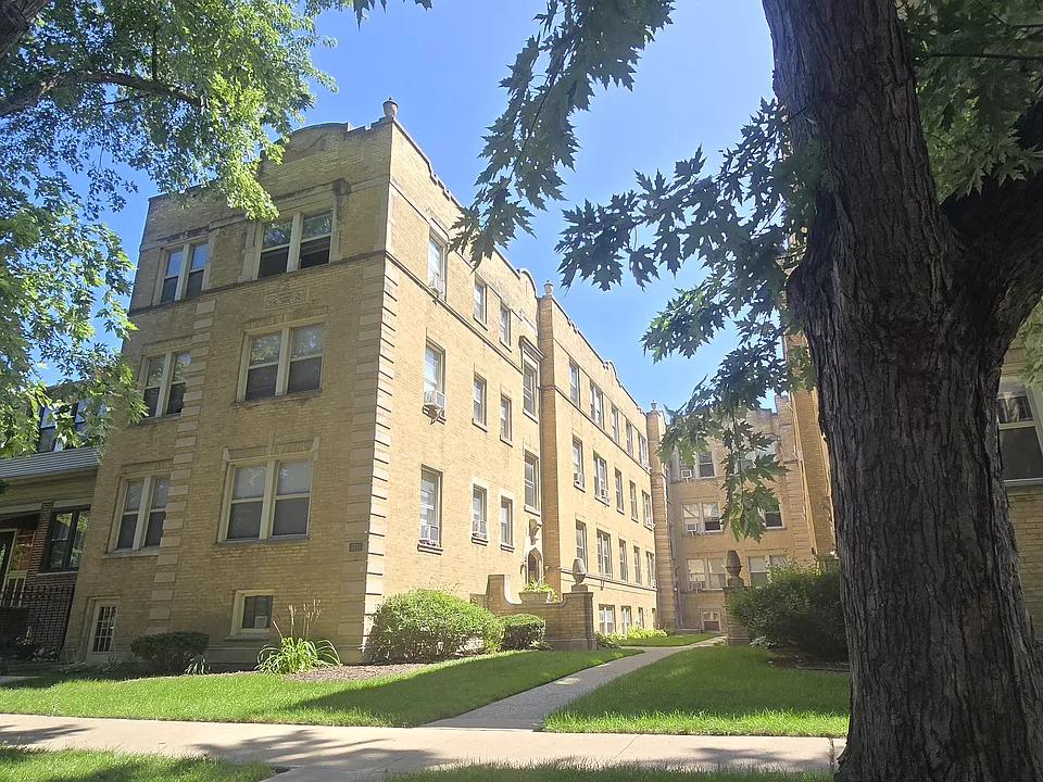 5713 N Magnolia Ave #3