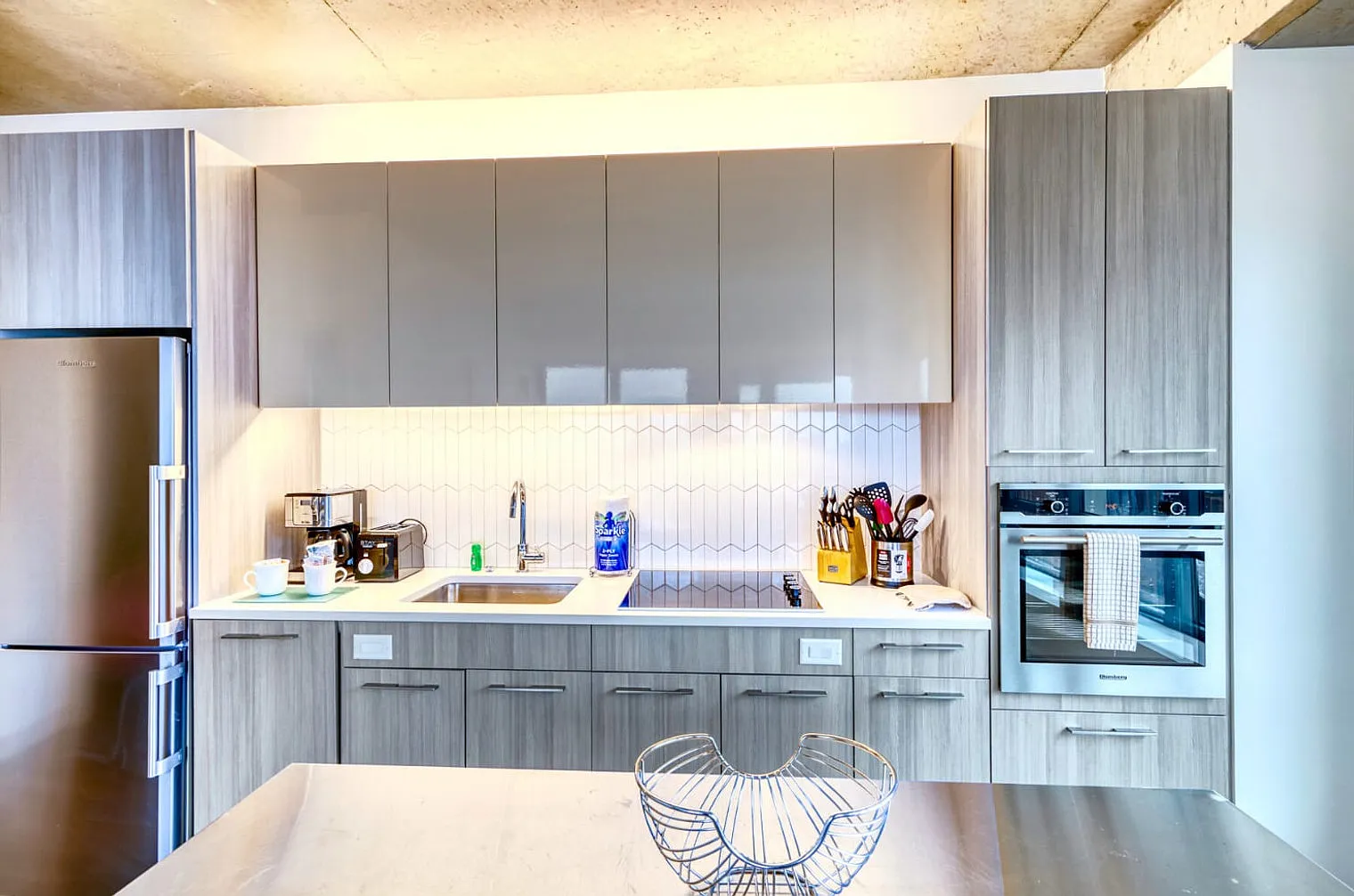 2 bed, 2.0 bath, 957 sqft, $6,714 — Photo 4