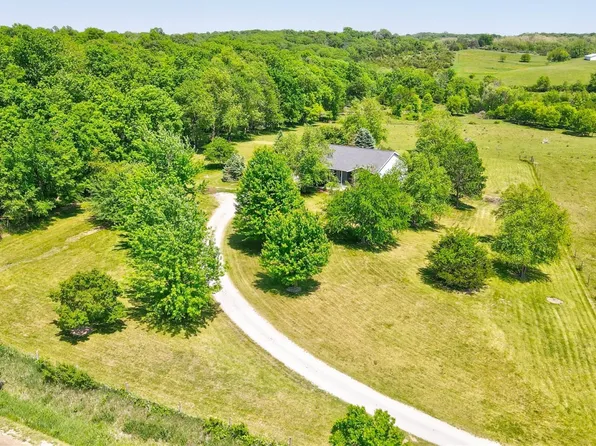 1476 Greencastle Ave NW, Swisher, IA 52338
