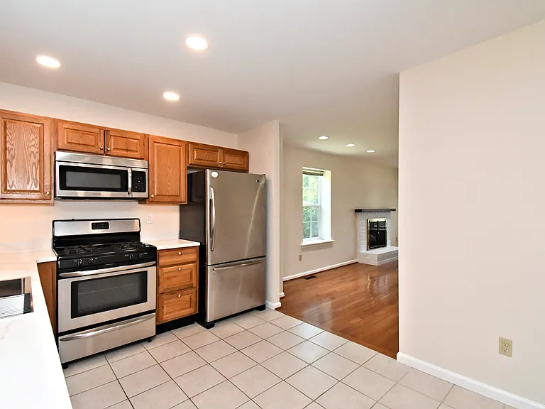 2489 Hillendale Dr — Photo 15