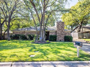 5906 Shamrock Dr, Arlington, TX 76016