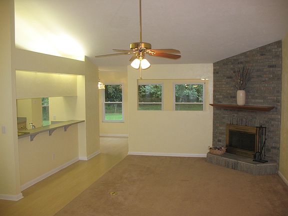 5th image of 6119 NW 43rd Ave