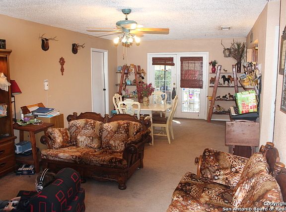 3rd image of 1321 Roadrunner Ln