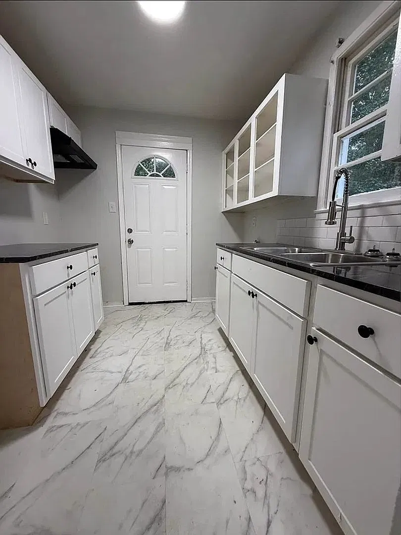 Renovated 3 Bed, 1 Bath Home on Avondale Rd — Photo 1