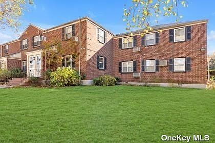 2nd image of 210-06-B Avenue 69