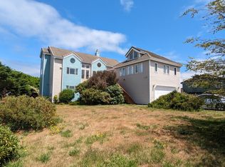 298 3rd St SW, Bandon, OR 97411