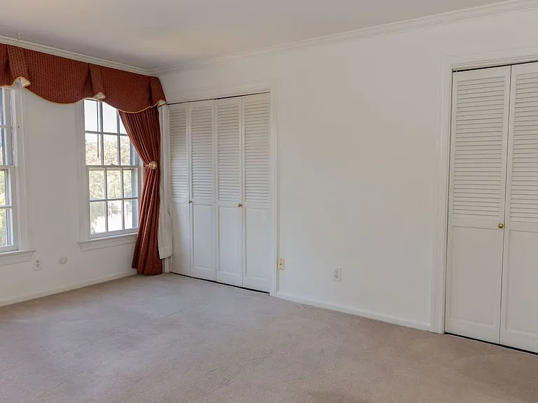 817 Botetourt Gdns — Photo 18