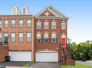 2463 Silk Ct, Oak Hill, VA 20171