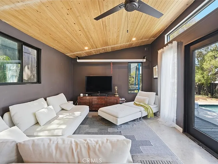 1720 Voorhees Ave — Photo 10