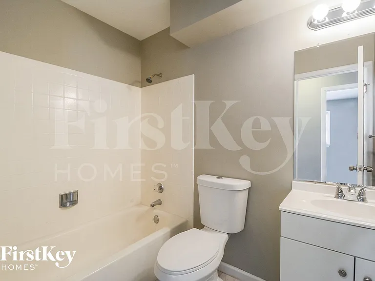 2727 Dividend Park Dr — Photo 13