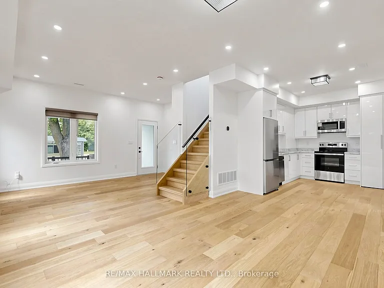 2205 Victoria Park Ave #MAIN — Photo 4
