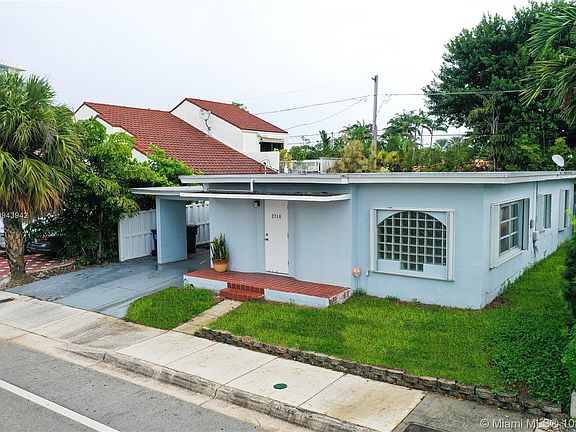 2nd image of 2716 N Ocean Blvd #2716