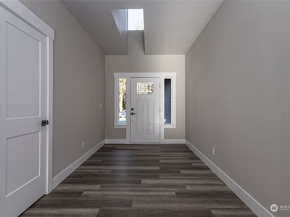 3rd image of 12140 Blacksmith Drive SE