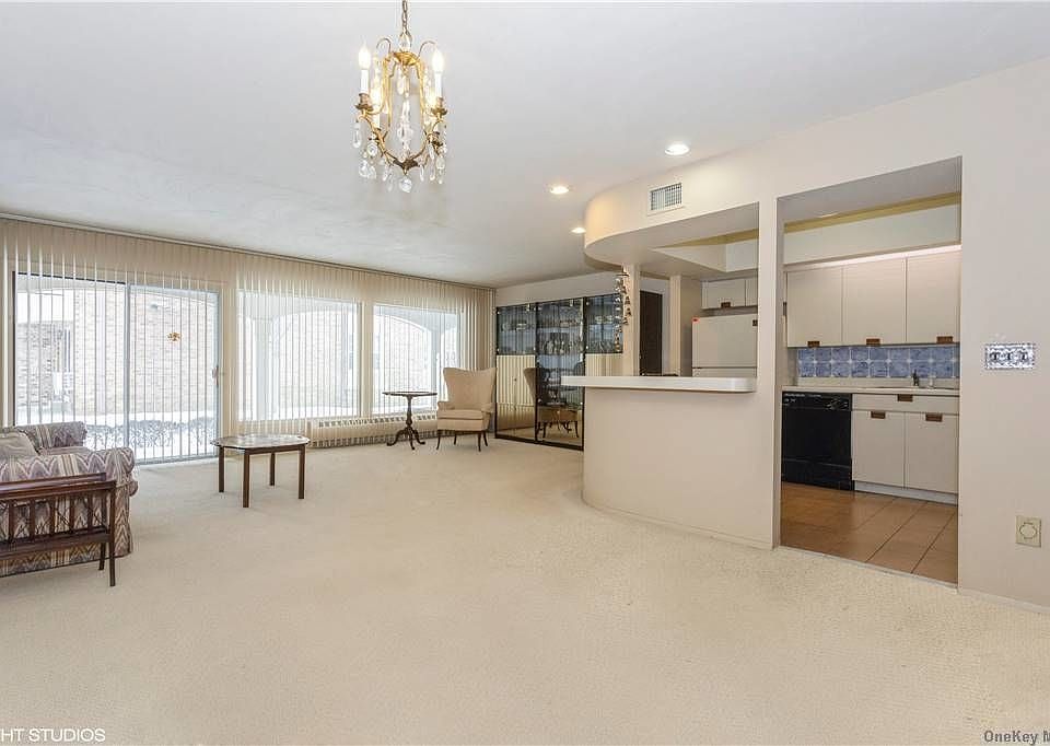 1st image of 12-28 Diane Pl #X