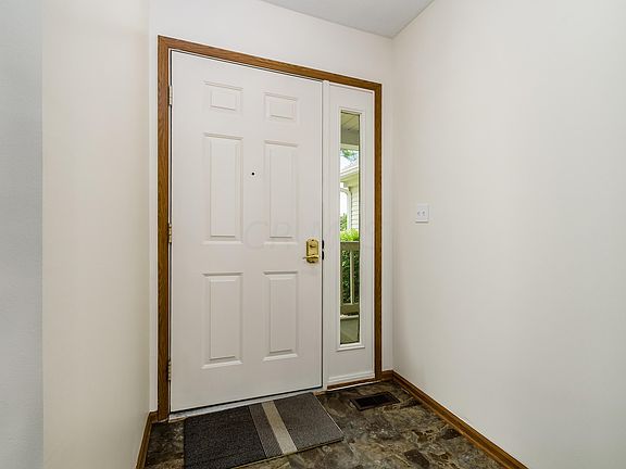 3rd image of 1002 Acorn Bay Dr