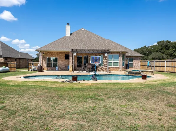 8901 Monteign Ct, Granbury, TX 76049