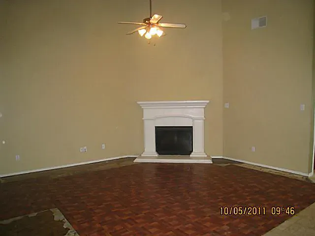 1004 Fort Apache Dr — Photo 5
